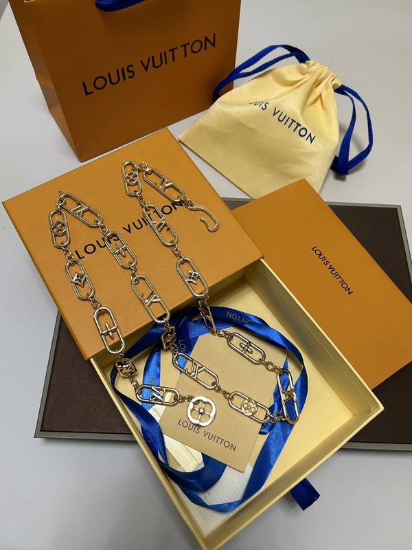 Louis Vuitton Belt LVB00376